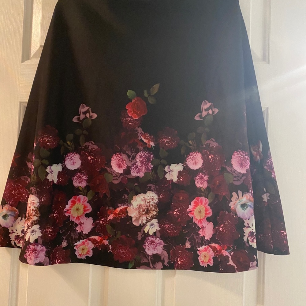 Ladies skirt